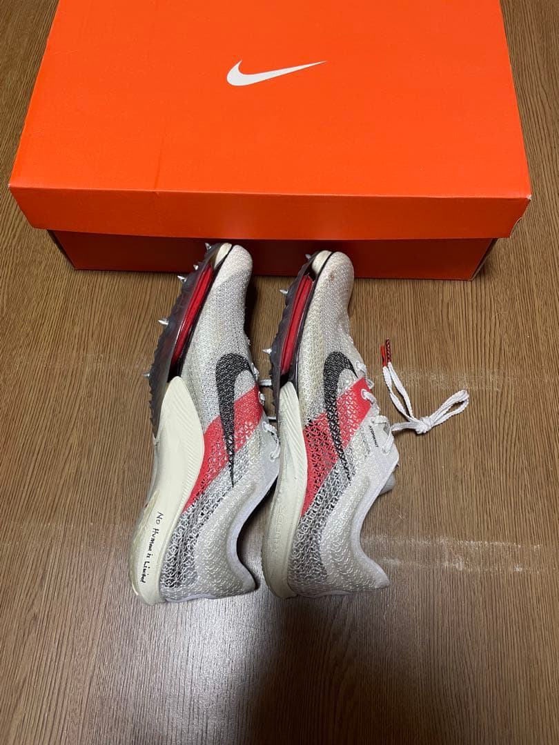 NIKEエアズームヴィクトリー　モアアップテンポ