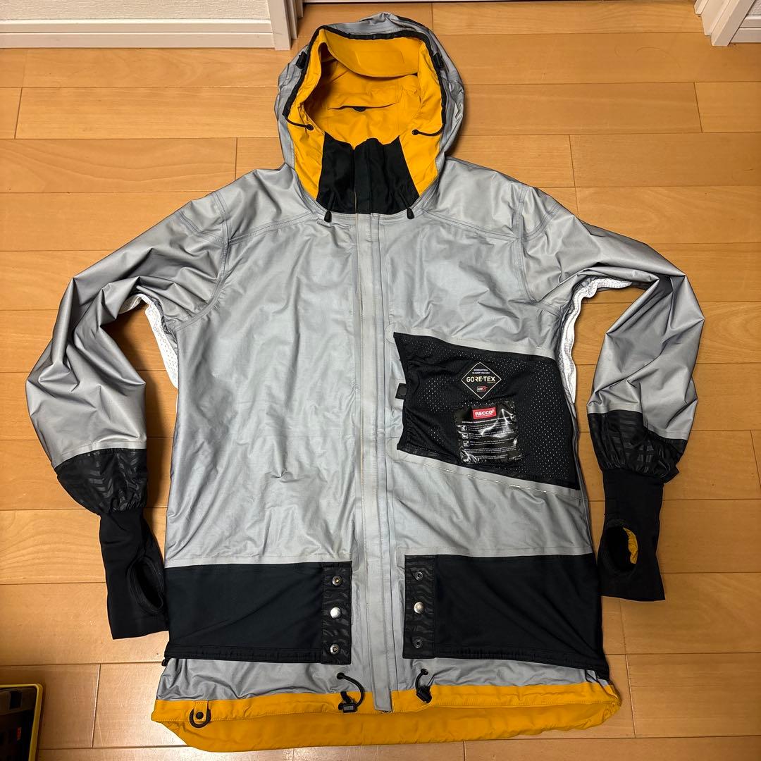 2*6様 美品VOLCOM GORE-TEX ボルコムブライアンイグチ　ウエア上