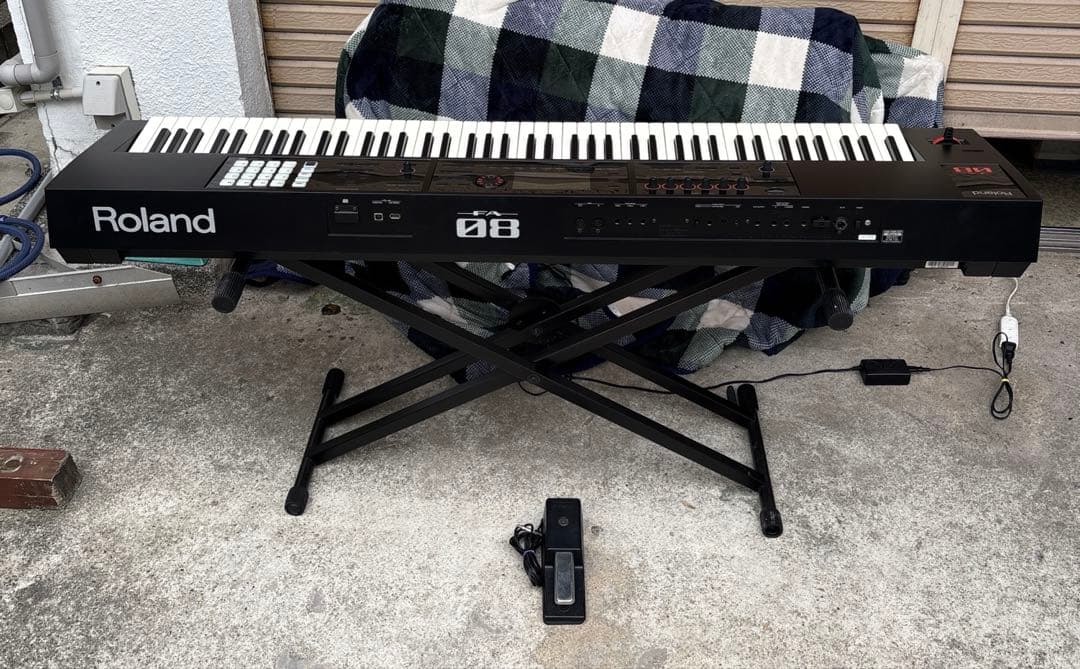 Roland FA08 シンセサイザー　キーボード　88鍵　音楽製作　鍵盤楽器