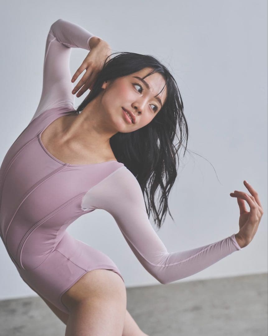 新品 スティナ stina Retune 大人気 レオタード M 完売品