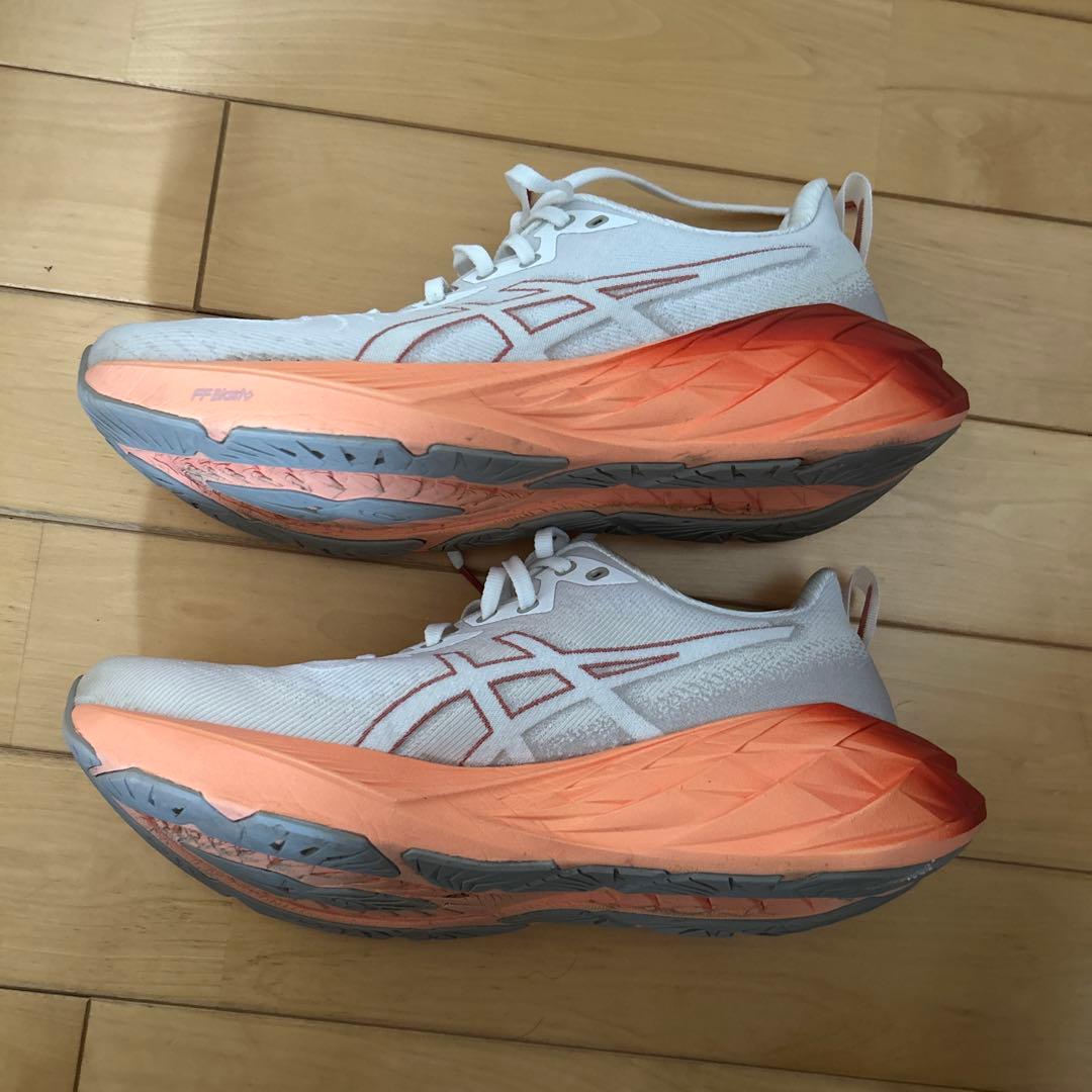 アシックス　ノヴァブラスト４　28.0