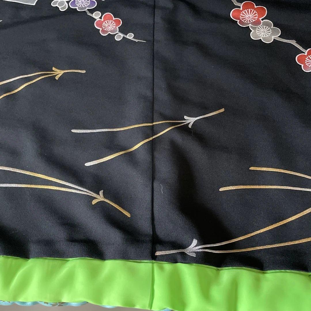 日本舞踊　大衆演劇　　裾引き　花柄刺繍の黒い踊り衣装