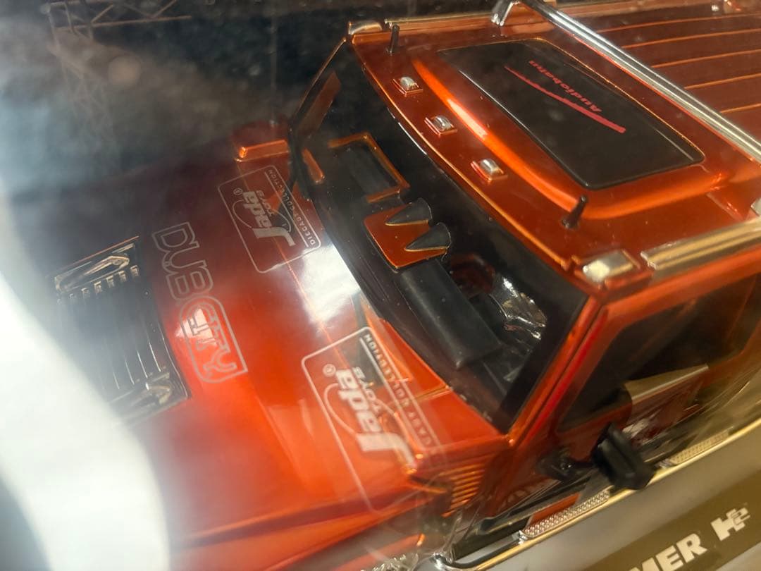 DUB CITY HUMMER H2 1:18 ミニカー