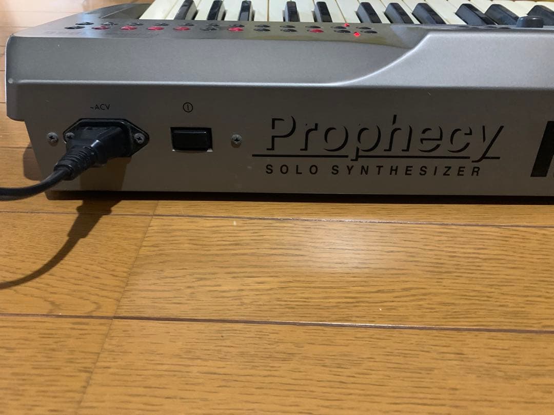 KORG Prophecy 本体とコード中古品