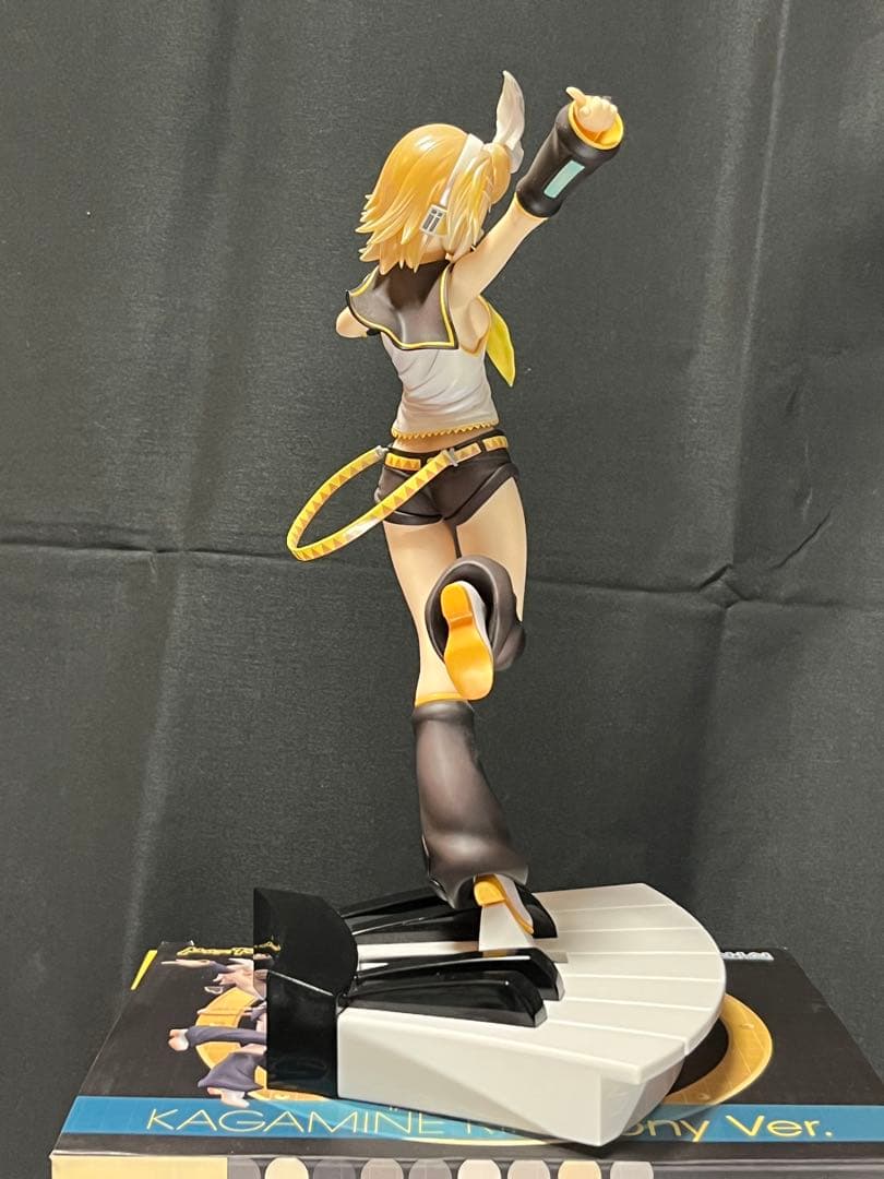 鏡音リンTony Ver. 1/7スケール　フィギュア