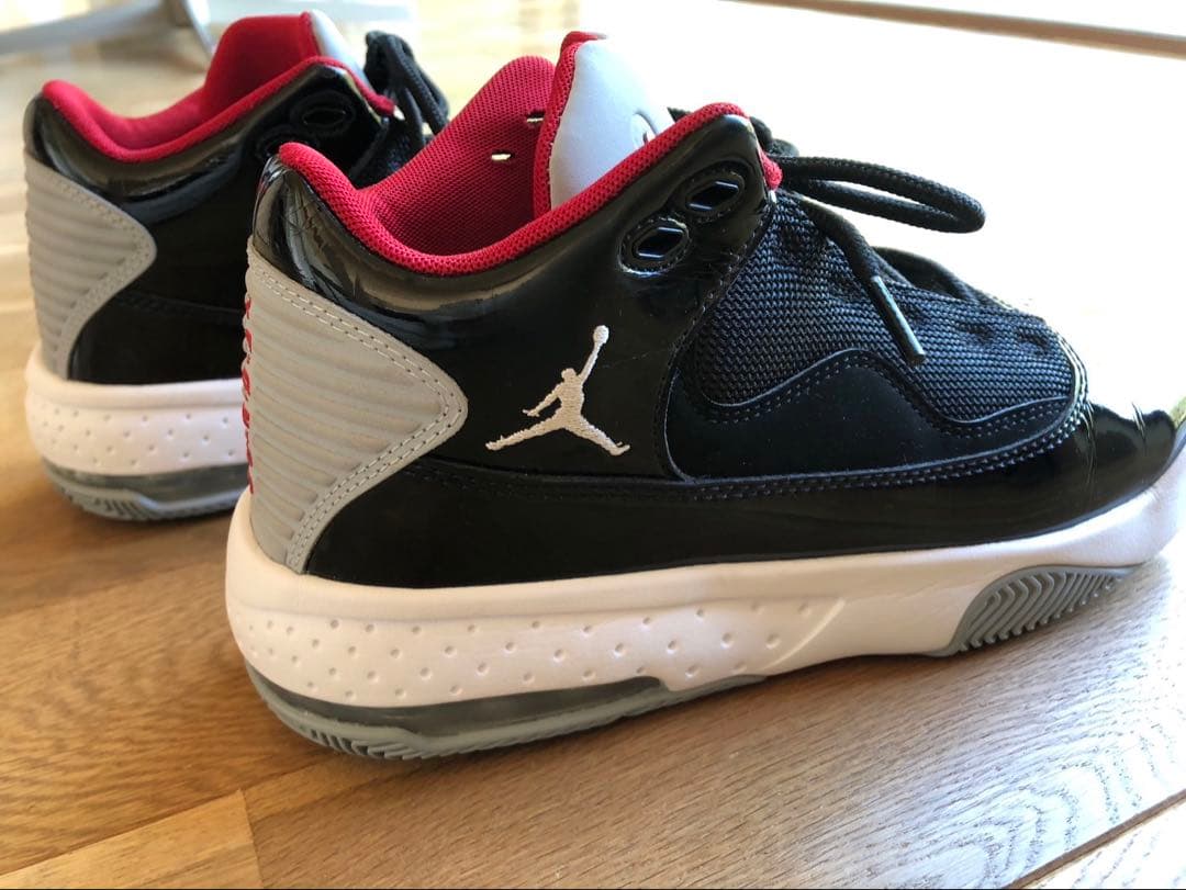 NIKE JORDAN MAX AURA 2 黒 赤 24cm 美品　バスケ