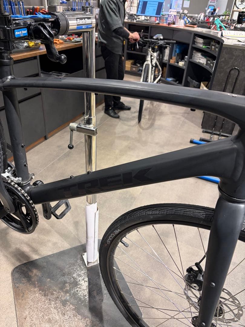 Trek FX 1 Gen 4 2026年モデル　Dark Star Matte