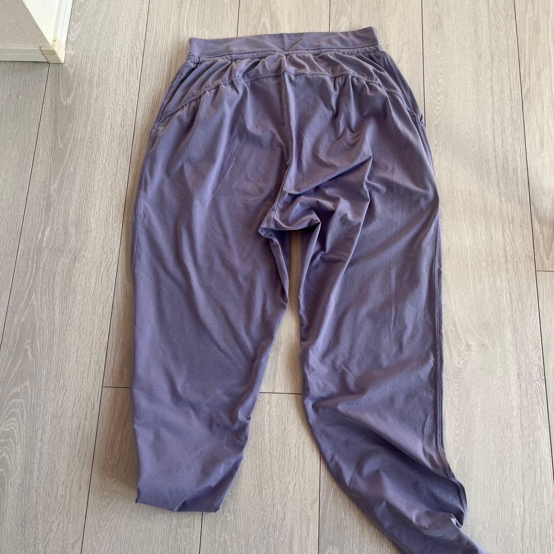 チャコット　紫色スリムフィットヨガパンツ　M