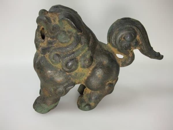 青銅製 獅子の置物 古い 鉄製 向獅子 銘「光龍」時代物 骨董