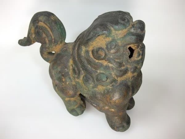 青銅製 獅子の置物 古い 鉄製 向獅子 銘「光龍」時代物 骨董