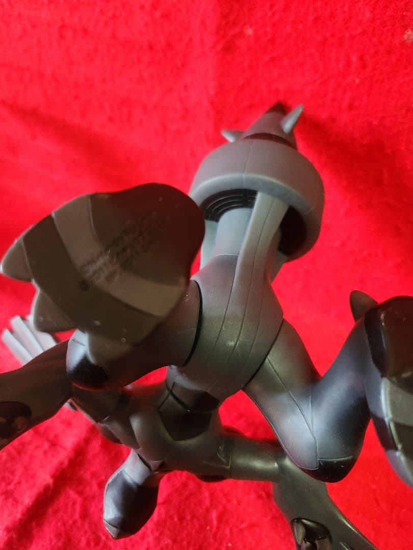 ポケットモンスター　ソフビフィギュア ゼクロム　レシラム　ポケモン