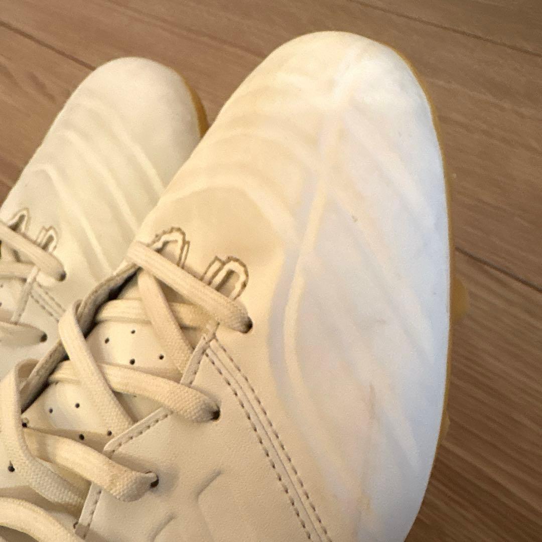 ASICS DS LIGHT サッカーシューズ ホワイト/ゴールド　26cm
