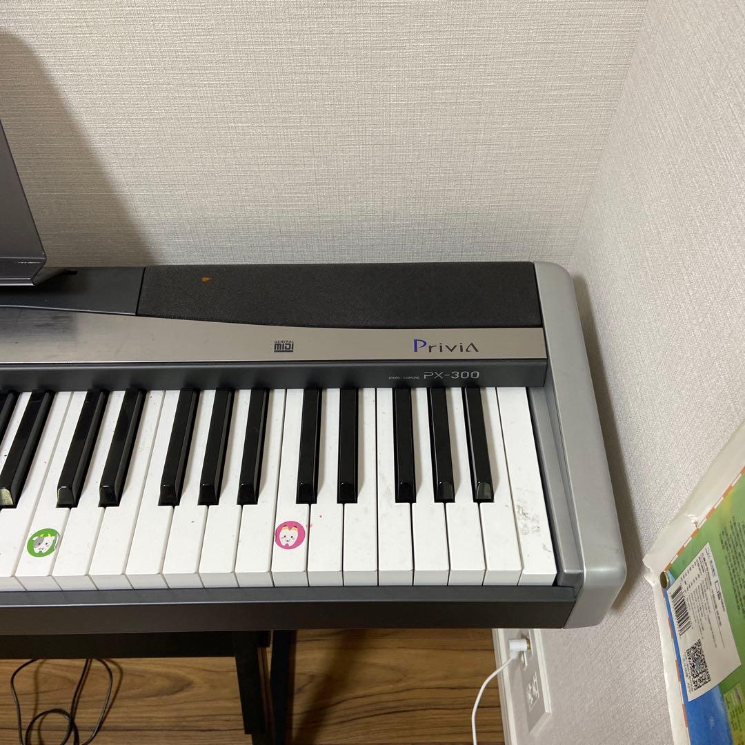 Privia PX-300 電子ピアノ 本体とACアダプター