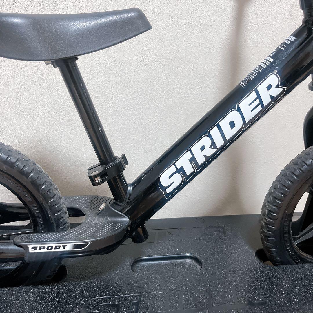 【良品】ストライダー ブラック スポーツモデル　12インチ　ロッキングベース付