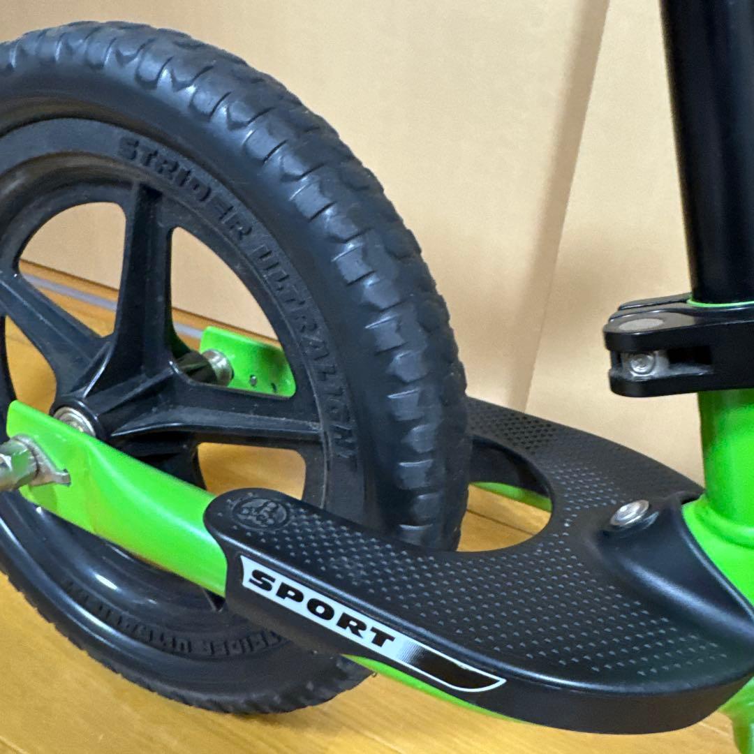 美品 ストライダー 12 スポーツ グリーン 本体