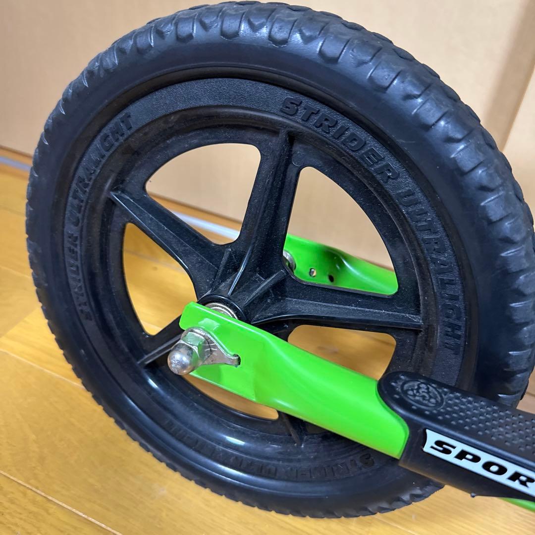 美品 ストライダー 12 スポーツ グリーン 本体