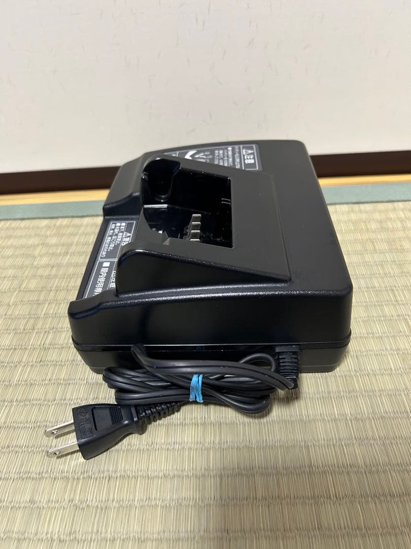 Panasonic 電動アシスト自転車充電器 NKJ073Z