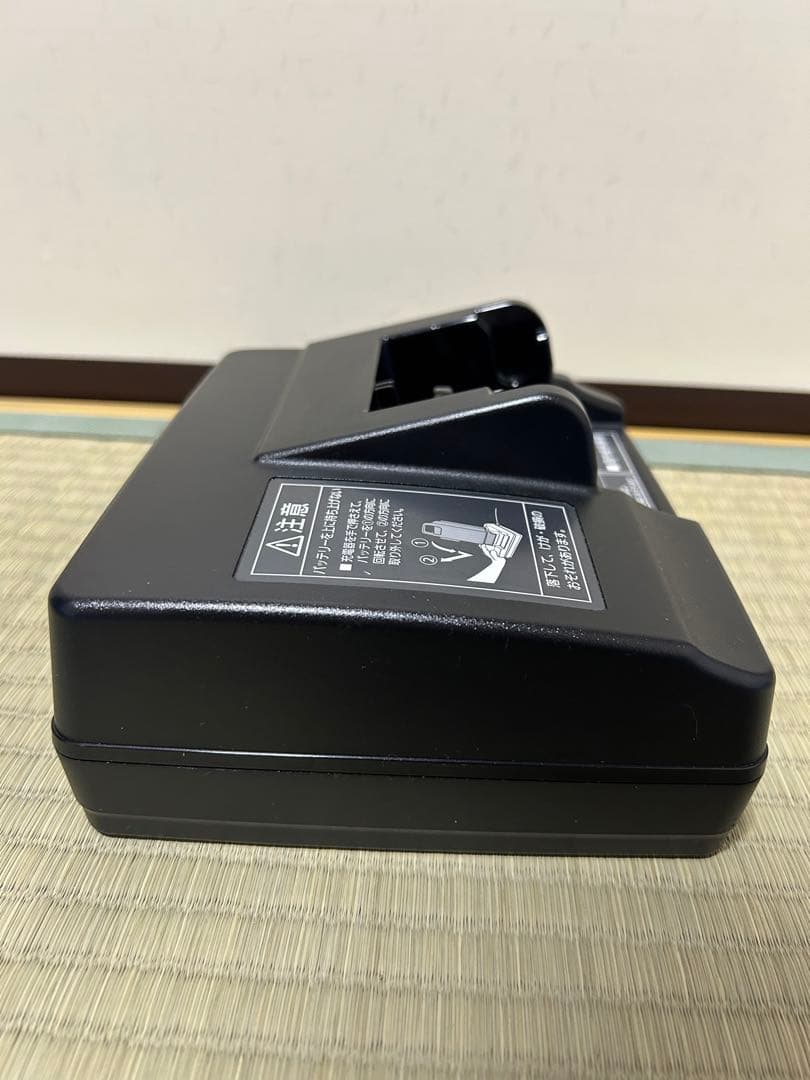 Panasonic 電動アシスト自転車充電器 NKJ073Z