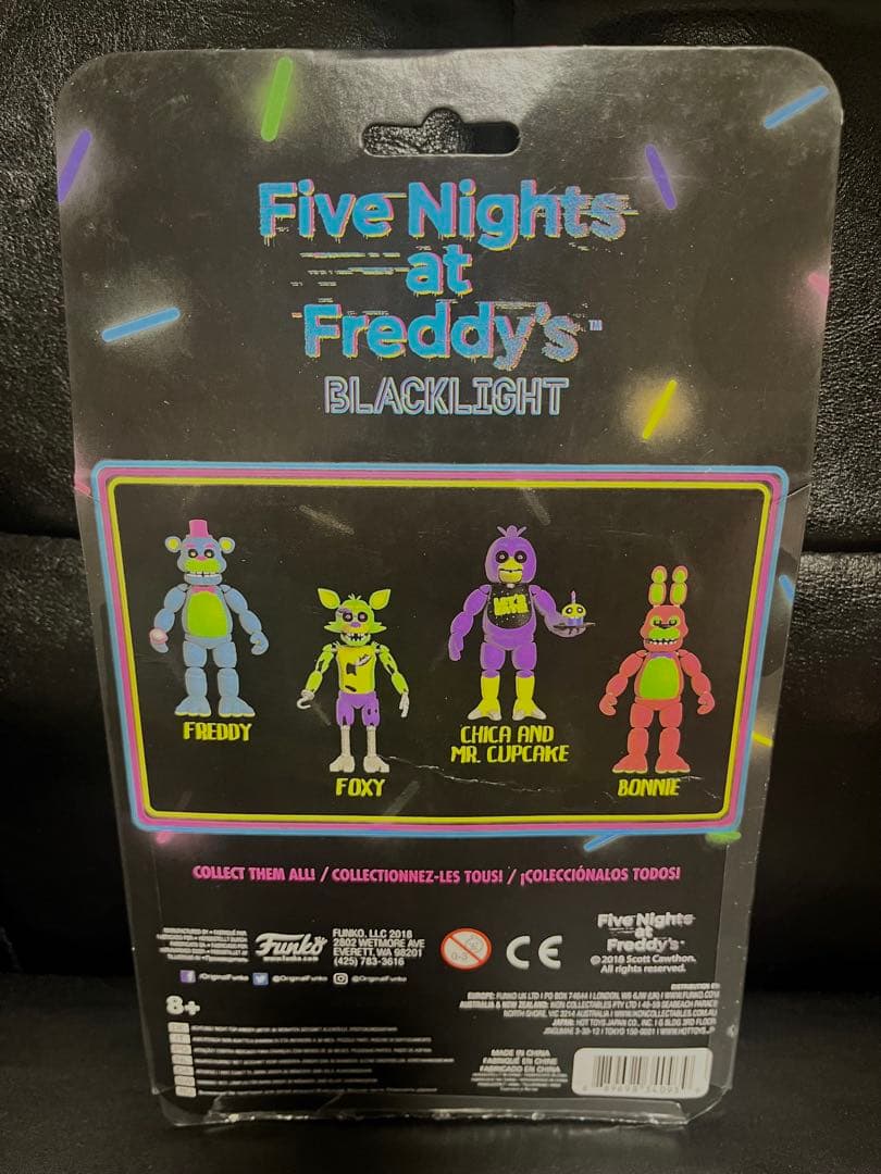 Five Nights at Freddy's ブラックライト フィギュアセット