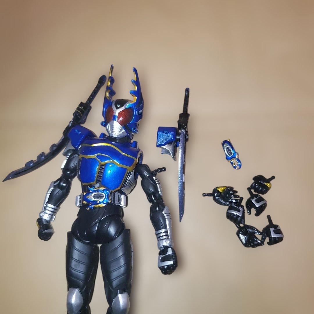 d*3様 フィギュアーツ 真骨彫 仮面ライダーガタック ジャンク