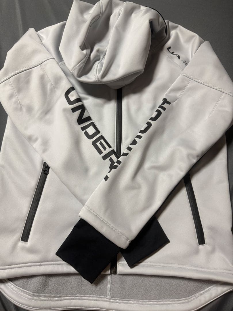 Under Armour フード付きジャケット ホワイト