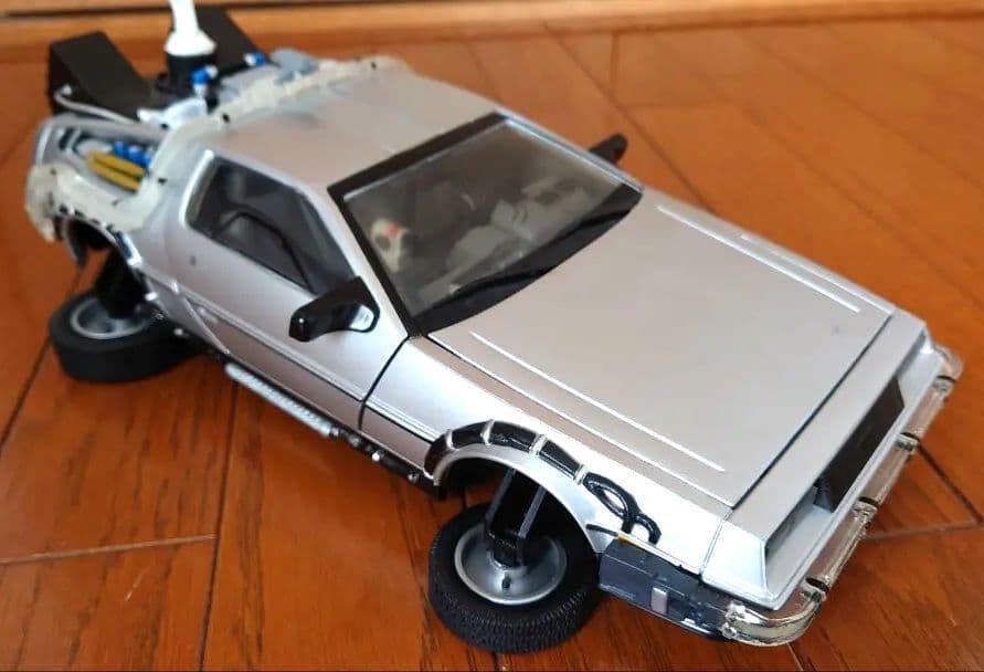 ミニカー LOGAN