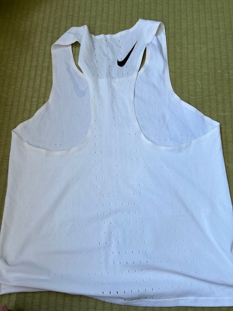 Nike Aeroswift Mサイズ ホワイト シャツ
