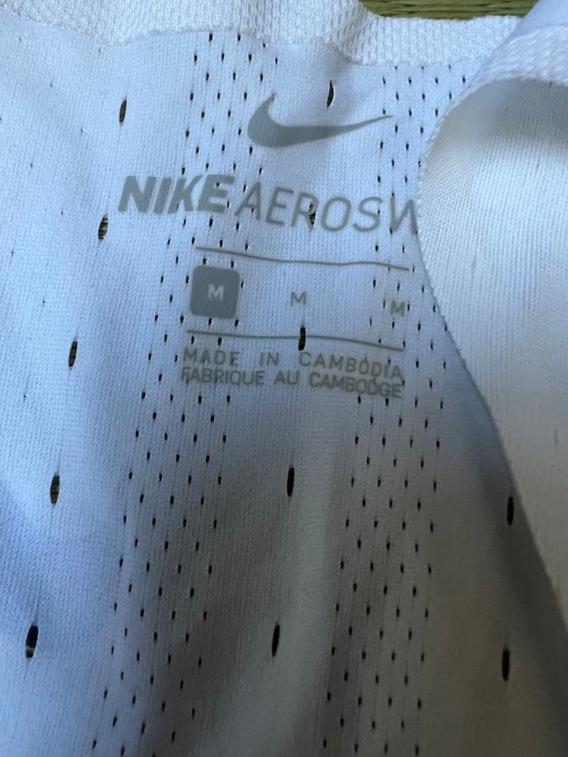 Nike Aeroswift Mサイズ ホワイト シャツ
