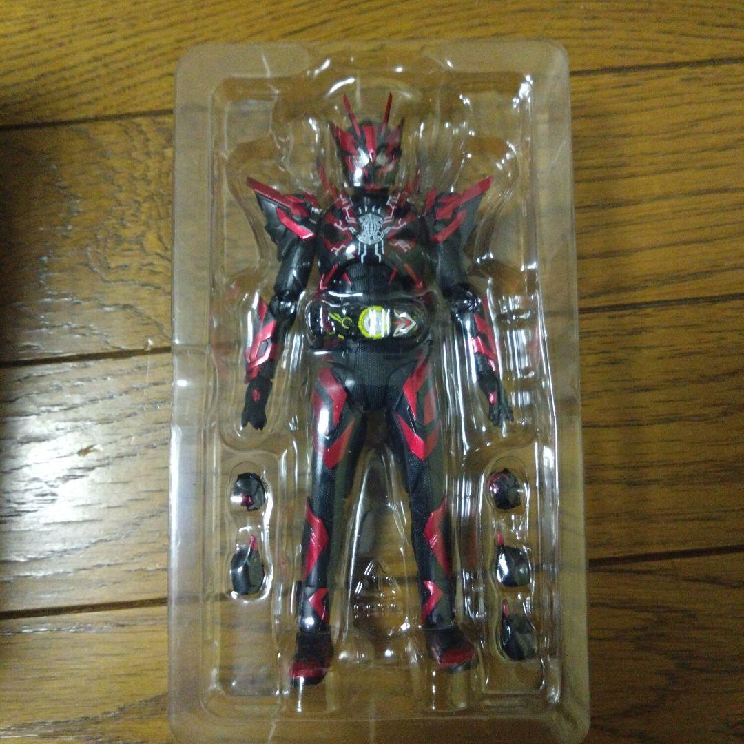 〈中古品〉SHFiguarts 仮面ライダーゼロワン ヘルライジングホッパー
