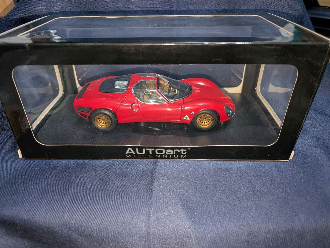 オートアート1/18 Alfa Romeo 33 Stradale