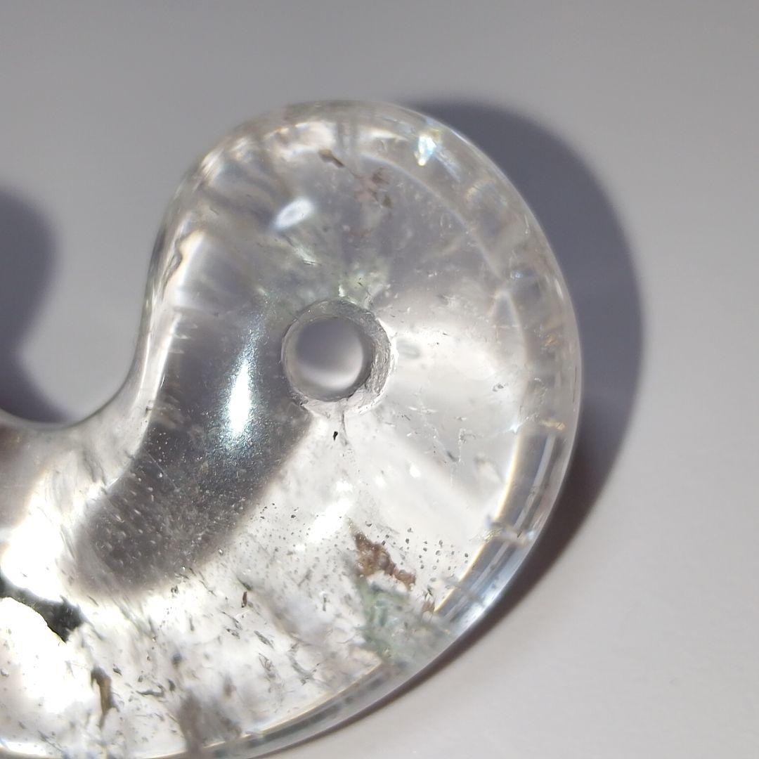 【勾玉】 天然水晶／クォーツ 19.5g