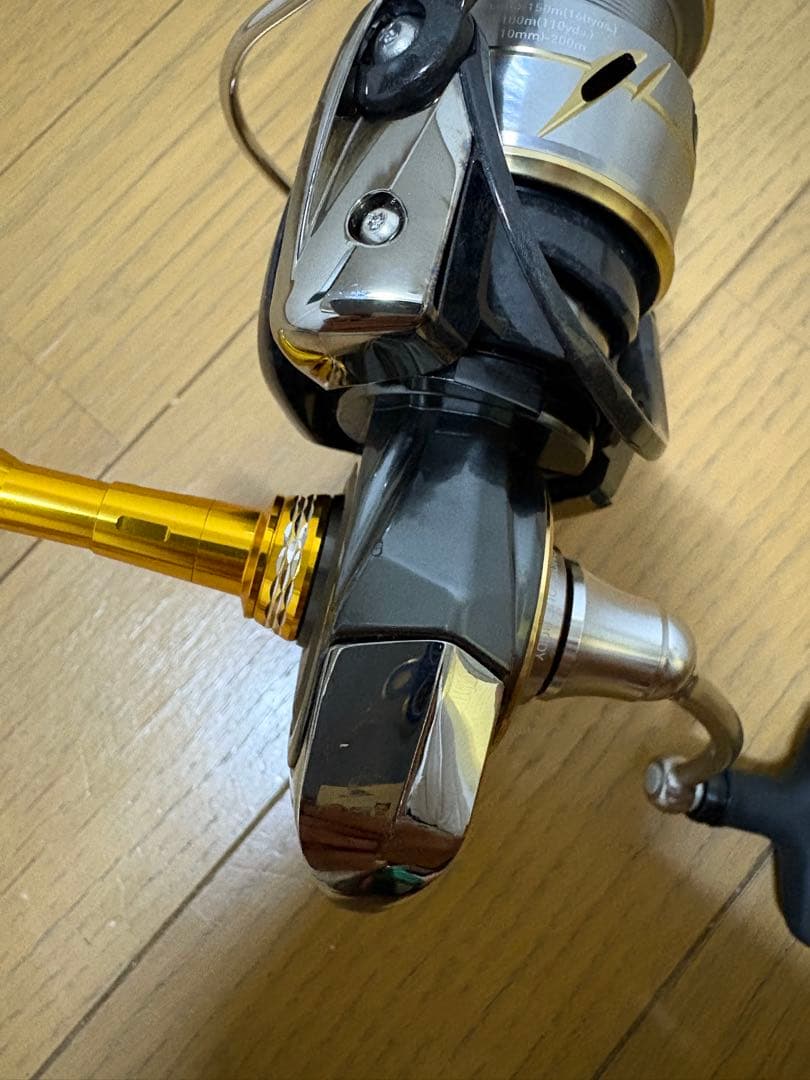リール 20LUVIAS LT2500