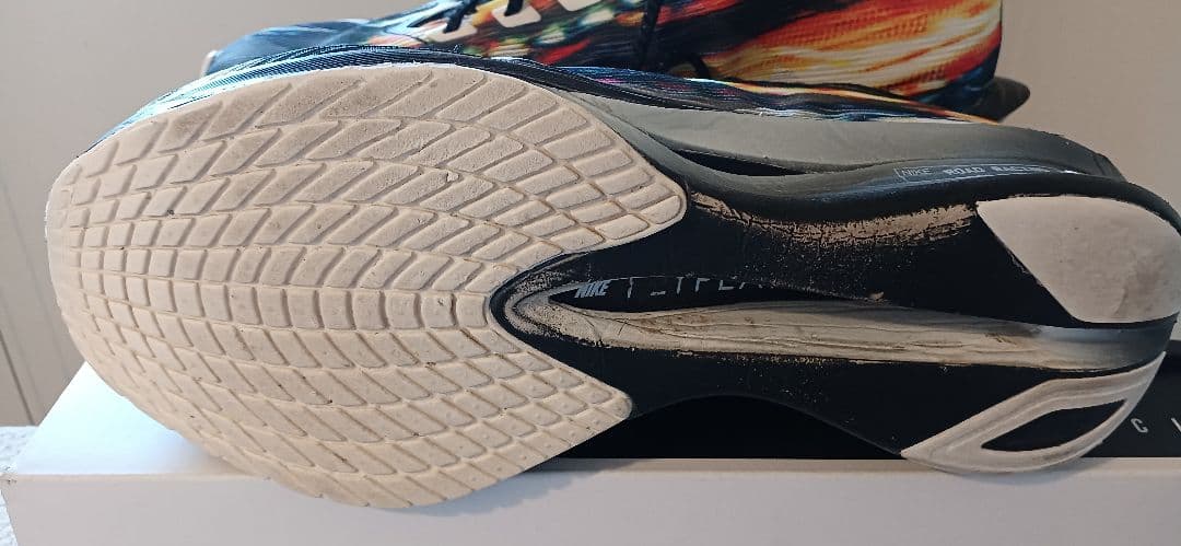Nike ヴェイパーフライ4　27.5㌢ 【送料込み】