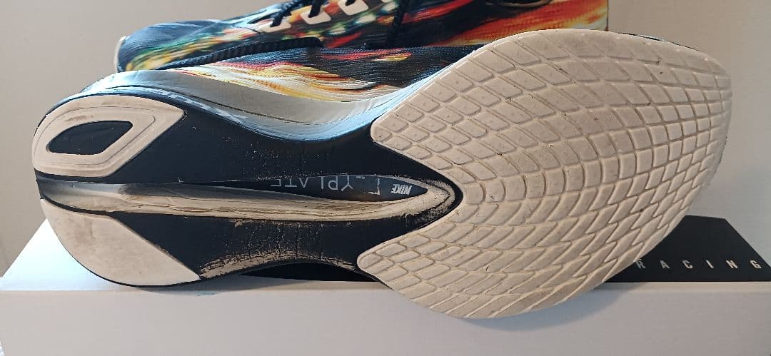 Nike ヴェイパーフライ4　27.5㌢ 【送料込み】