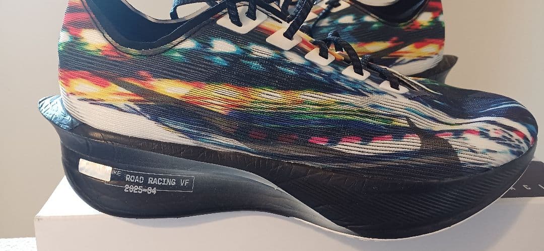 Nike ヴェイパーフライ4　27.5㌢ 【送料込み】