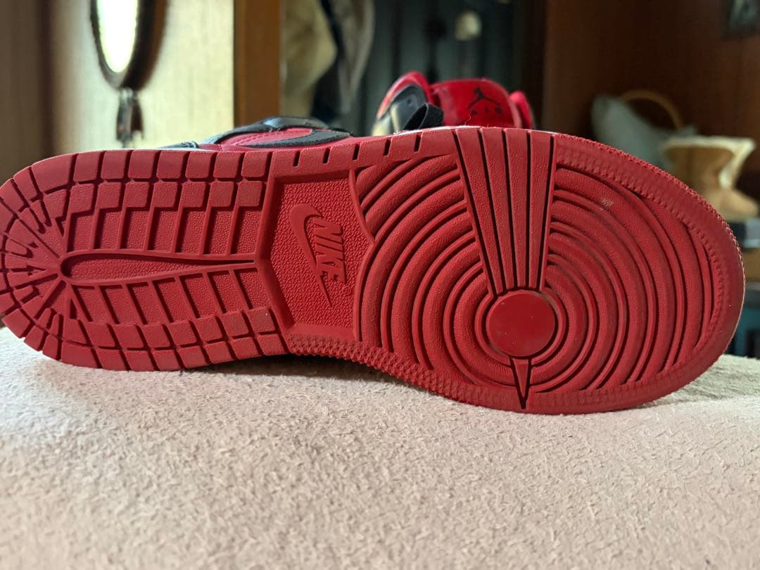 Nike Air Jordan 1 Mid レッド/ブラック