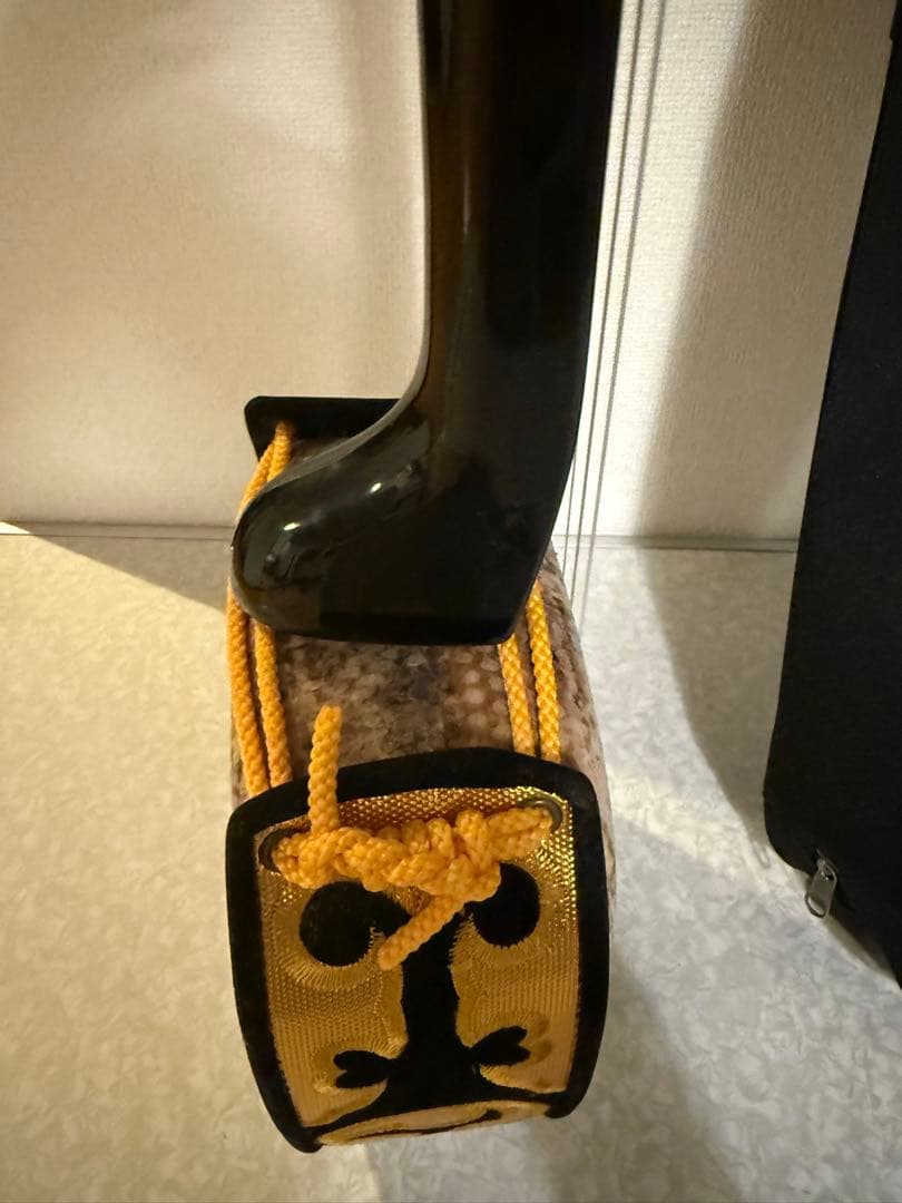 ま*✳様 三線（蛇皮／沖縄購入品）ケース付き　さんしん