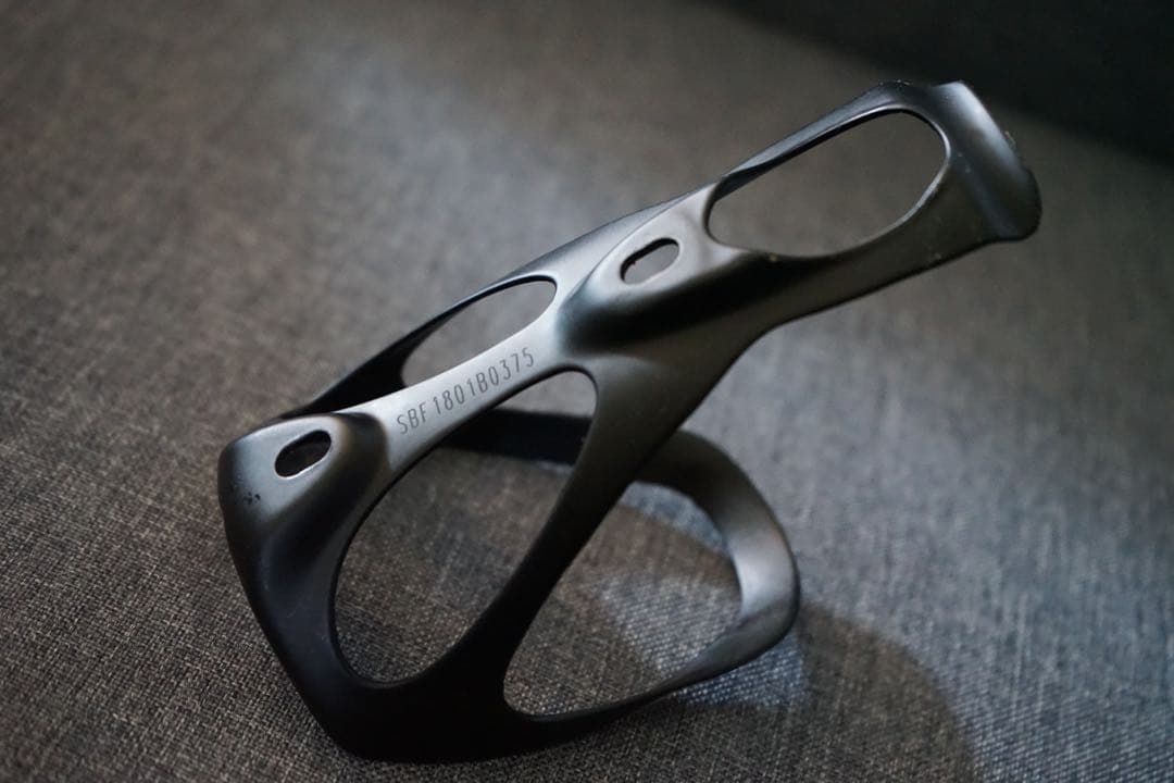 ブラック ボトルケージ 軽量デザイン　enve