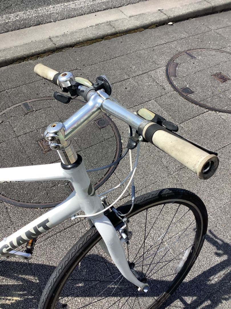 GIANT クロスバイク ホワイト