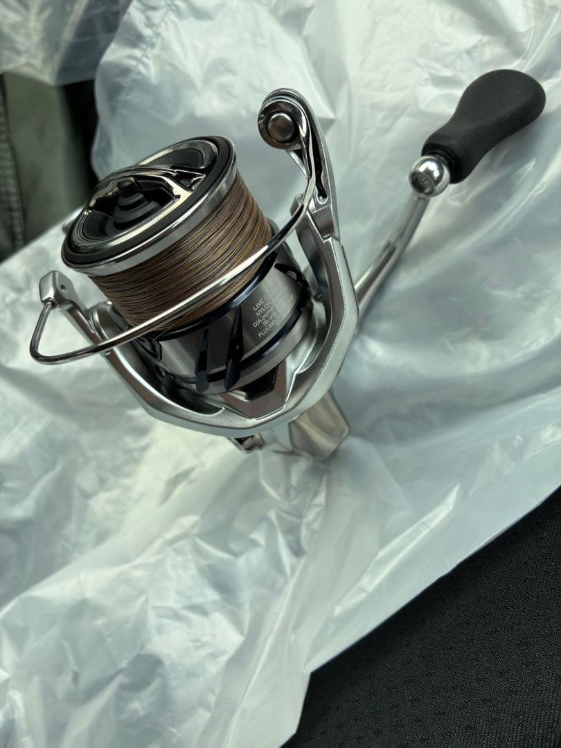 超超美品お買い得　シマノ23ストラディック2500HGS PE0.8箱付属品有り