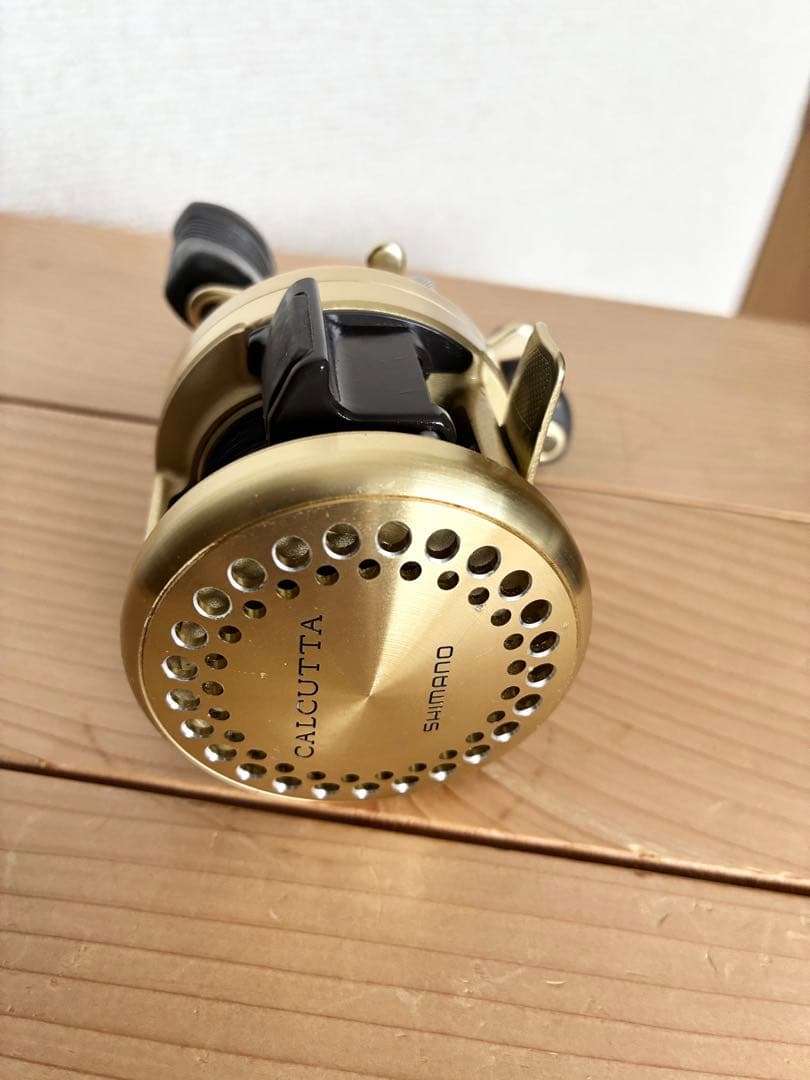 SHIMANO CALCUTTA 100XT (右)ベイトリール