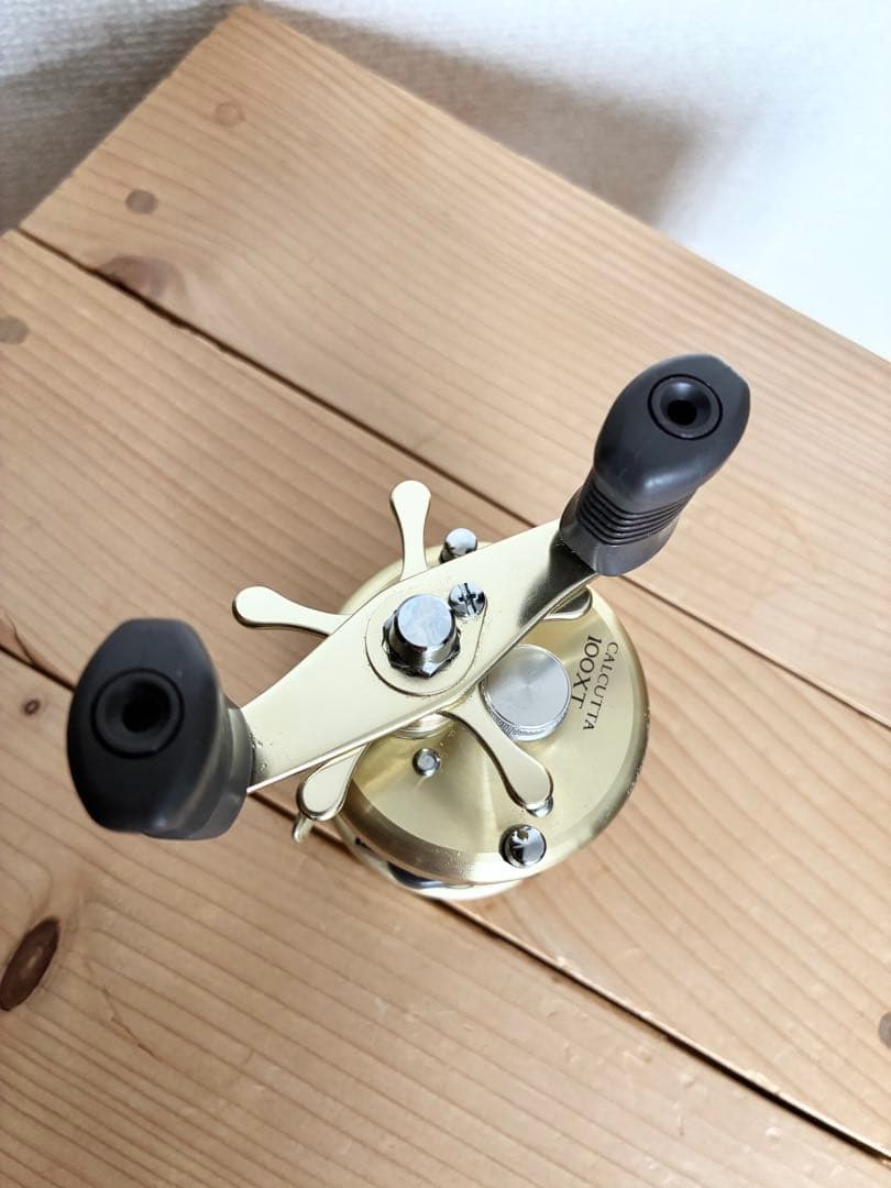 SHIMANO CALCUTTA 100XT (右)ベイトリール