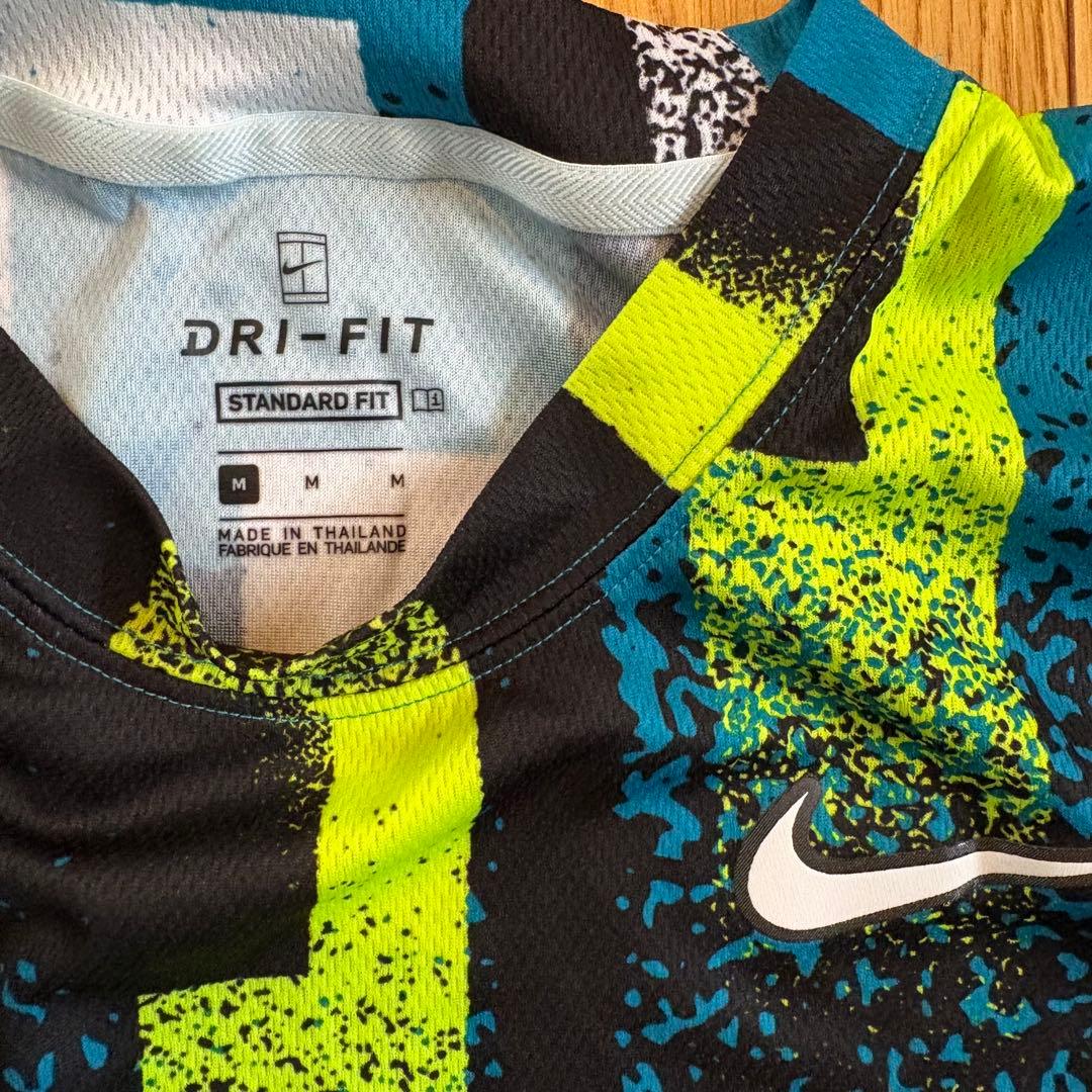 【海外限定】Nike court DRI-FIT グラフィックTシャツ M