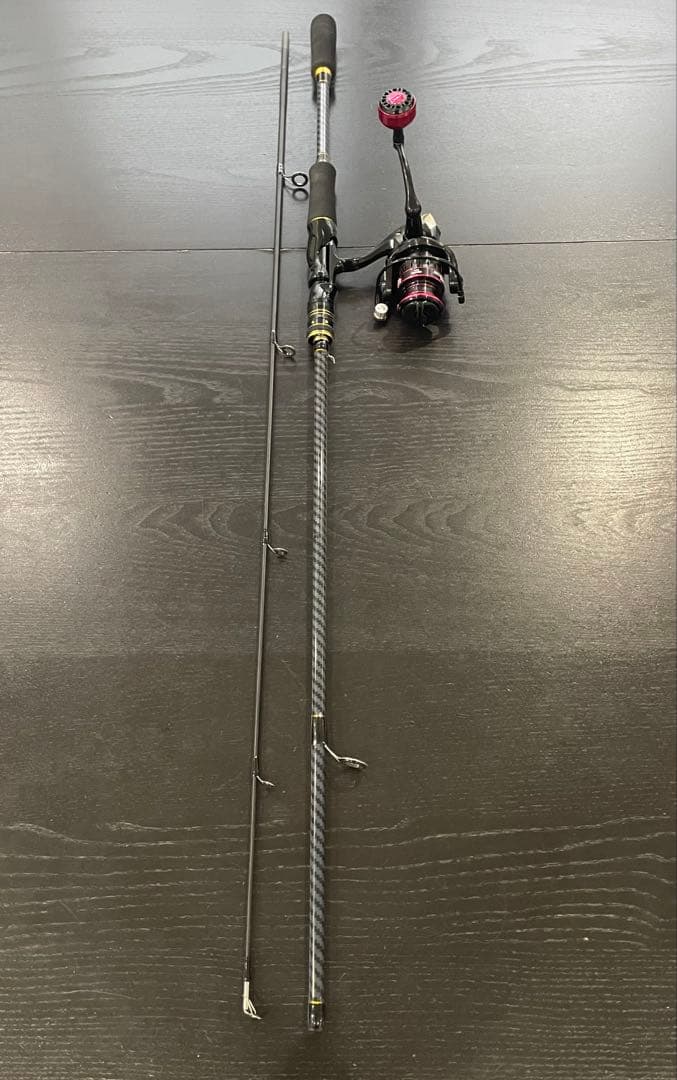 ルアー釣りデビュー2ピーススピニングロッド（180cm)3000番リールライン付