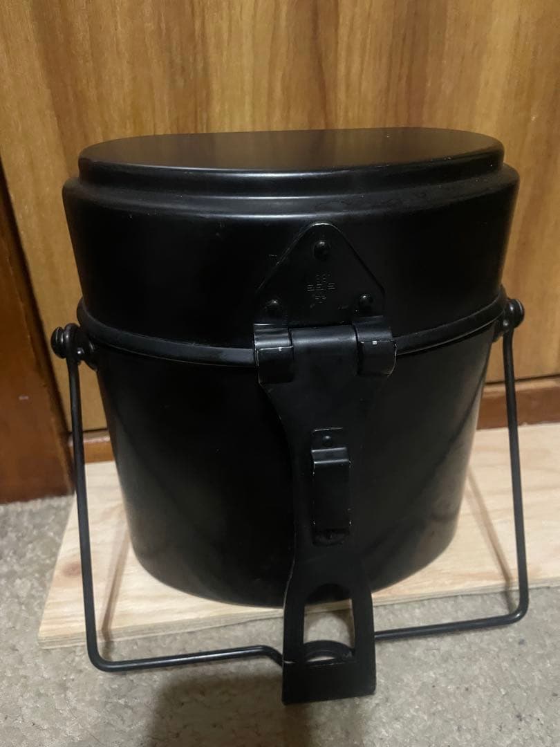 スイス　ミリタリー　ハンゴウ　　ユーズド商品　キャンパー