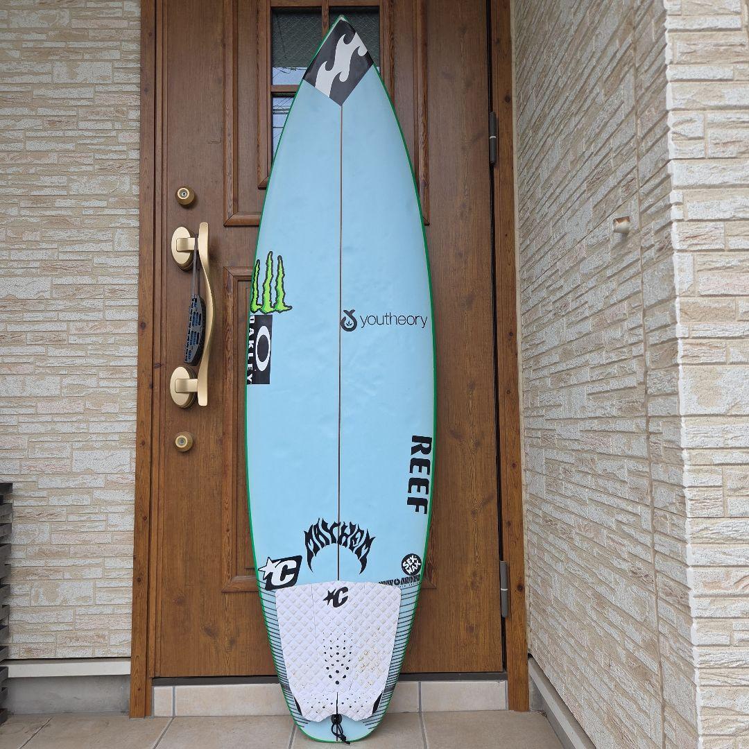 グリフィン本人使用28Llost surfboards mayhem