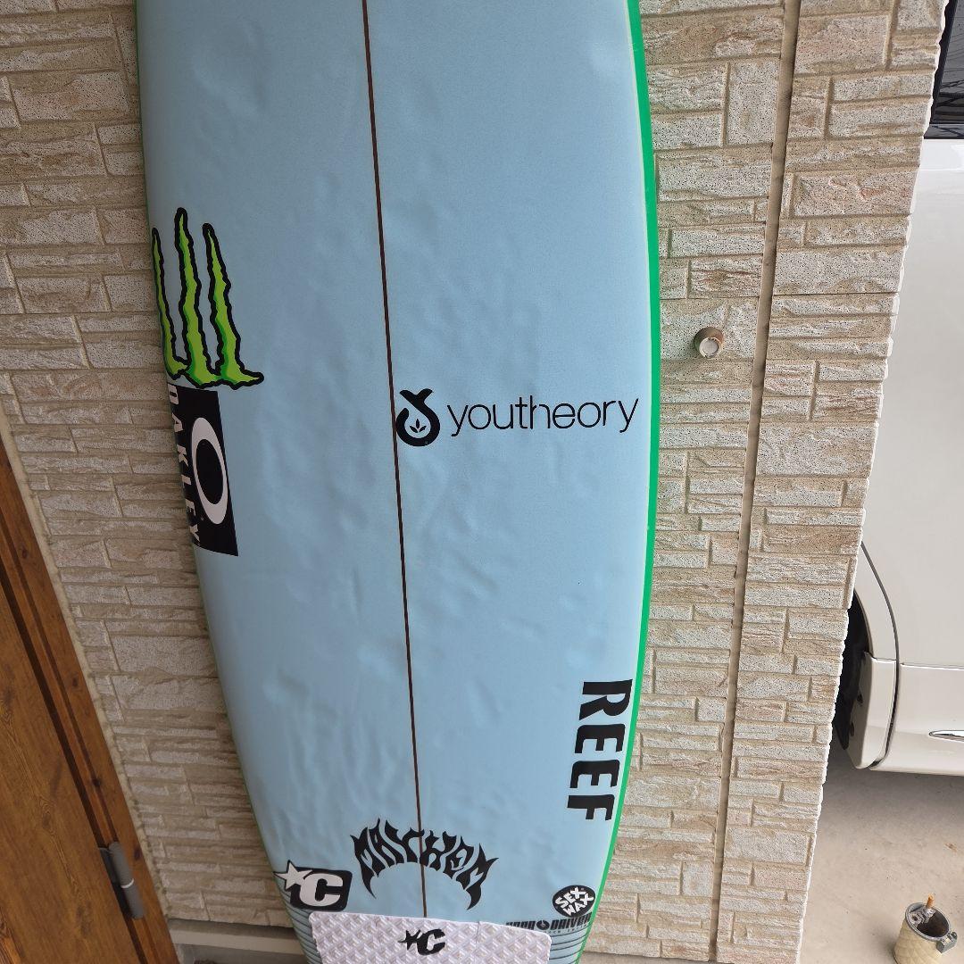 グリフィン本人使用28Llost surfboards mayhem