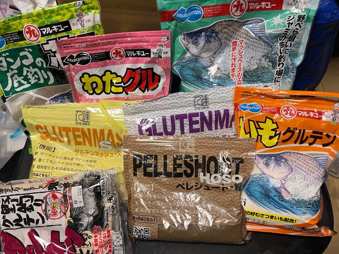 m*4様 ヘラブナ野釣り用品、ウキ、ハリ、エサ、ウキ、大量セット
