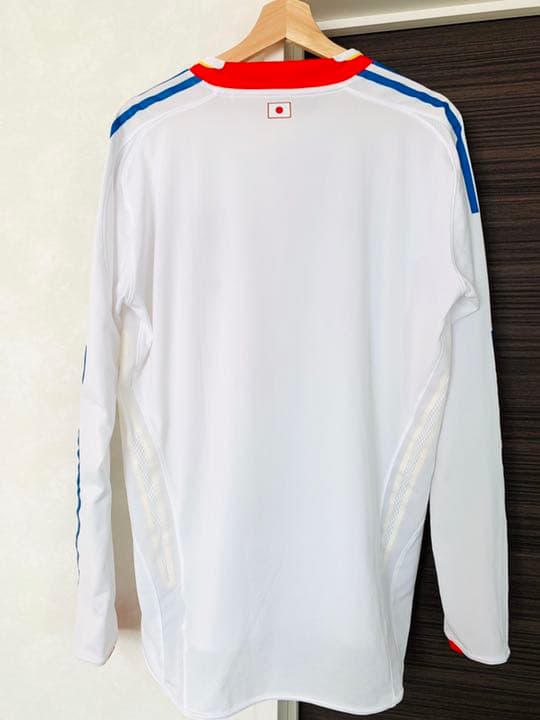 新品未使用品Sランク adidas 日本代表AWAYユニフォーム Lサイズぐらい