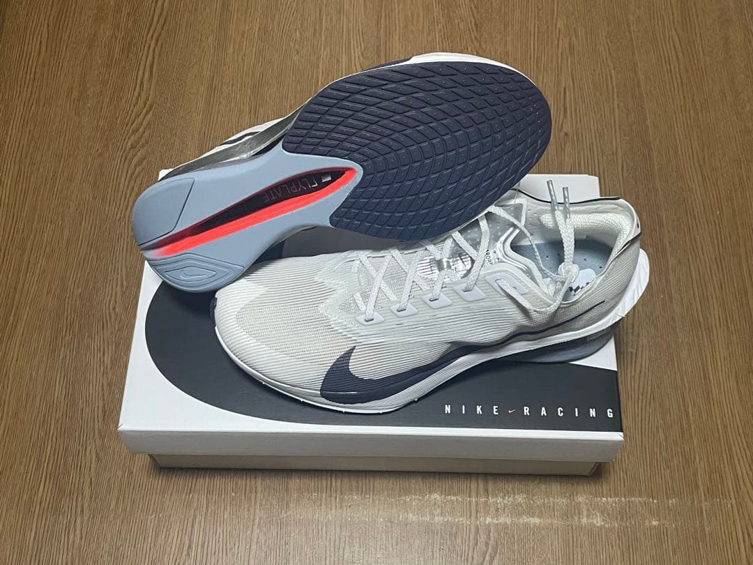 新品未使用Nike ヴェイパーフライ4￼ 25